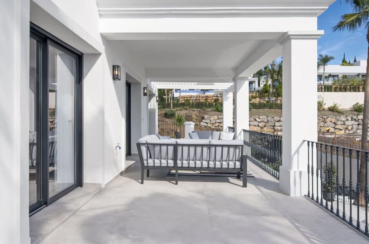 5 bedroom Villa for sale in Los Flamingos with pool garage - € 3,495,000 (Ref: 8637543)