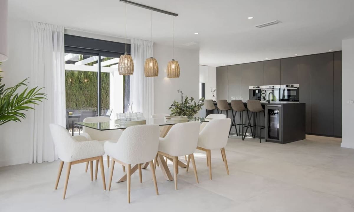 5 bedroom Villa for sale in Los Flamingos with pool garage - € 3,495,000 (Ref: 8637543)