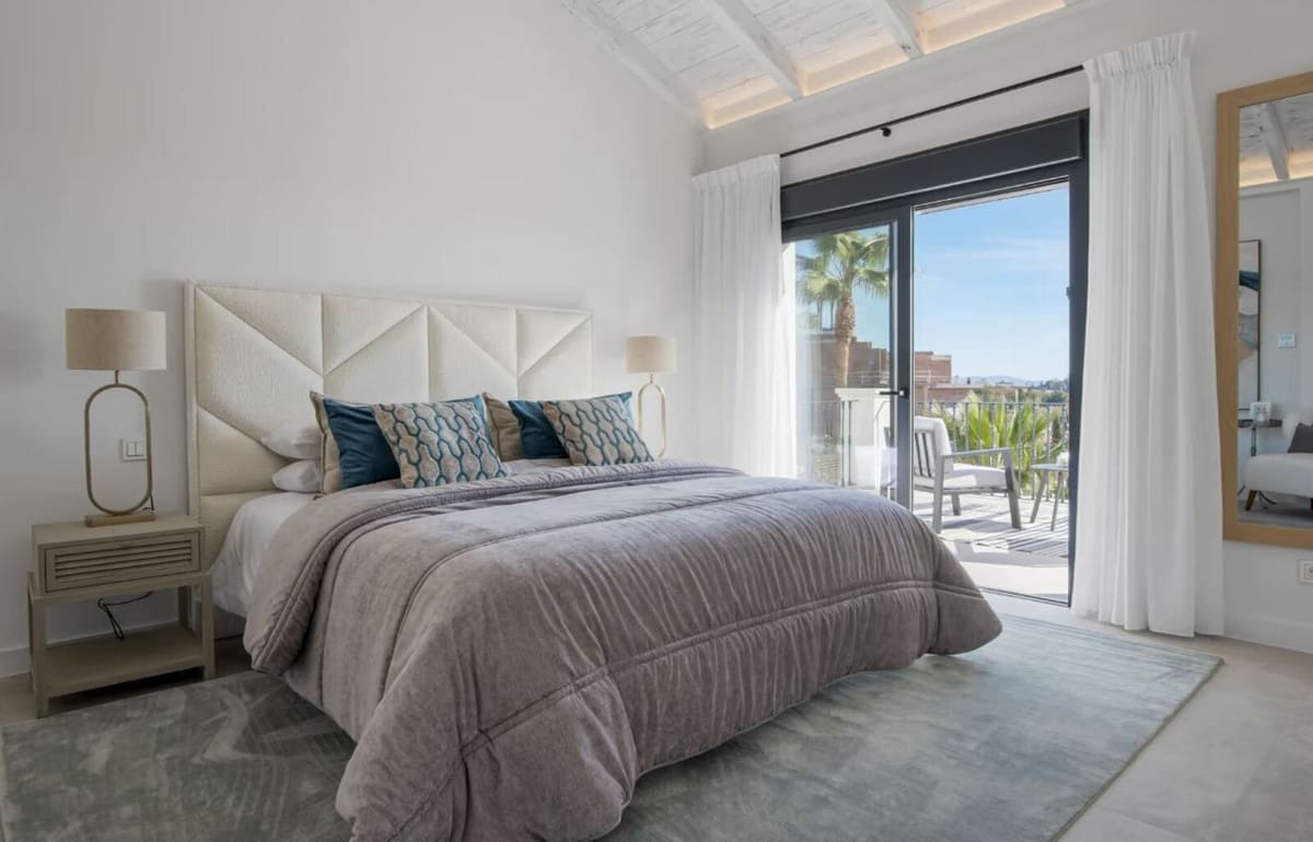 5 bedroom Villa for sale in Los Flamingos with pool garage - € 3,495,000 (Ref: 8637543)