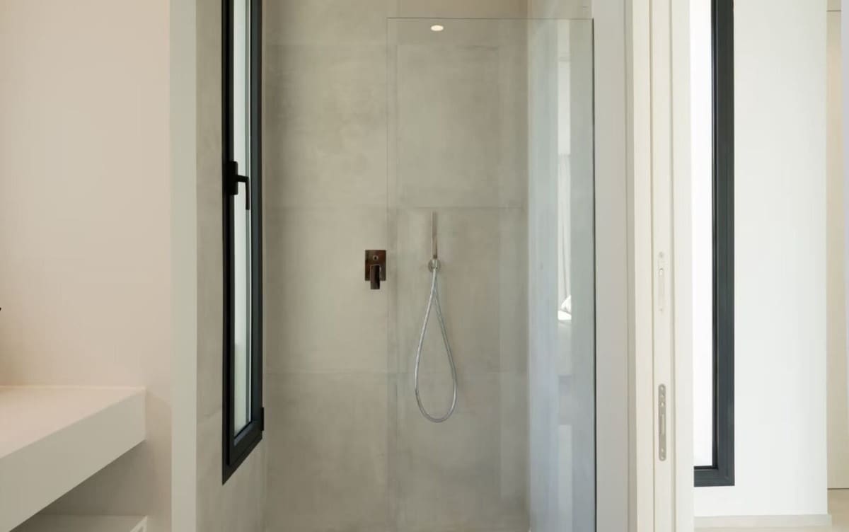 4 bedroom Villa for sale in Estepona with pool garage - € 1,850,000 (Ref: 8637544)