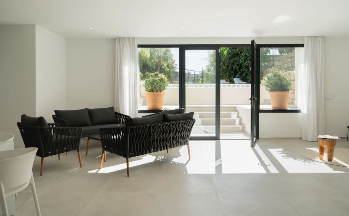 Chalet de 4 habitaciones en Estepona en venta con piscina garaje - 1.850.000 € (Ref: 8637544)