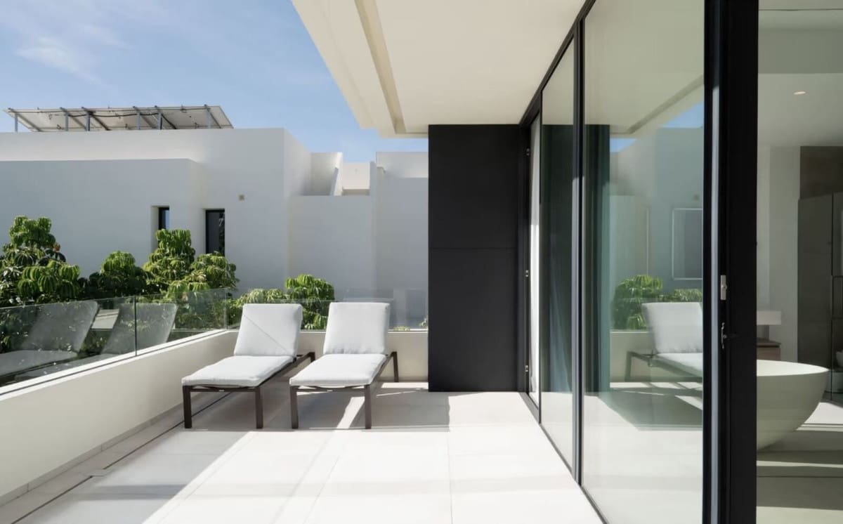 Chalet de 4 habitaciones en Estepona en venta con piscina garaje - 1.850.000 € (Ref: 8637544)