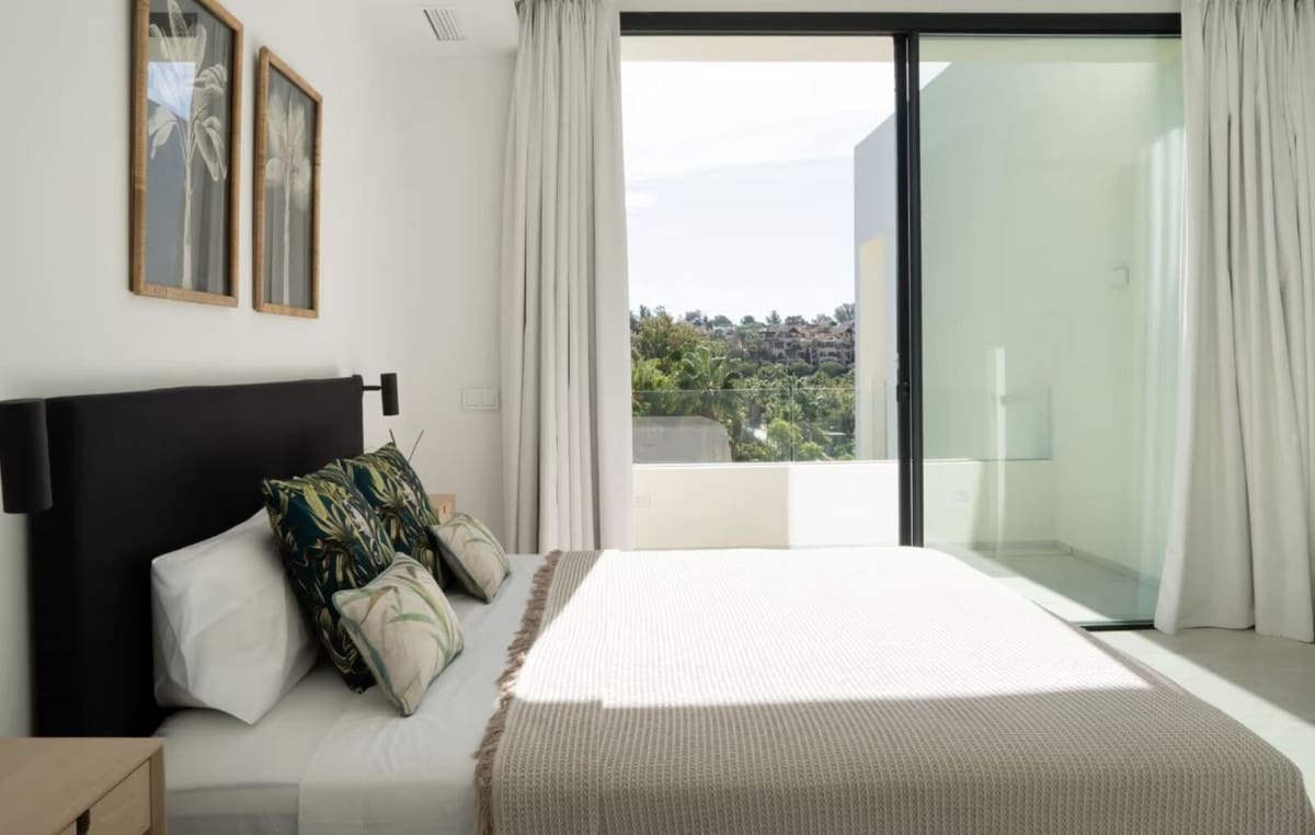 Chalet de 4 habitaciones en Estepona en venta con piscina garaje - 1.850.000 € (Ref: 8637544)