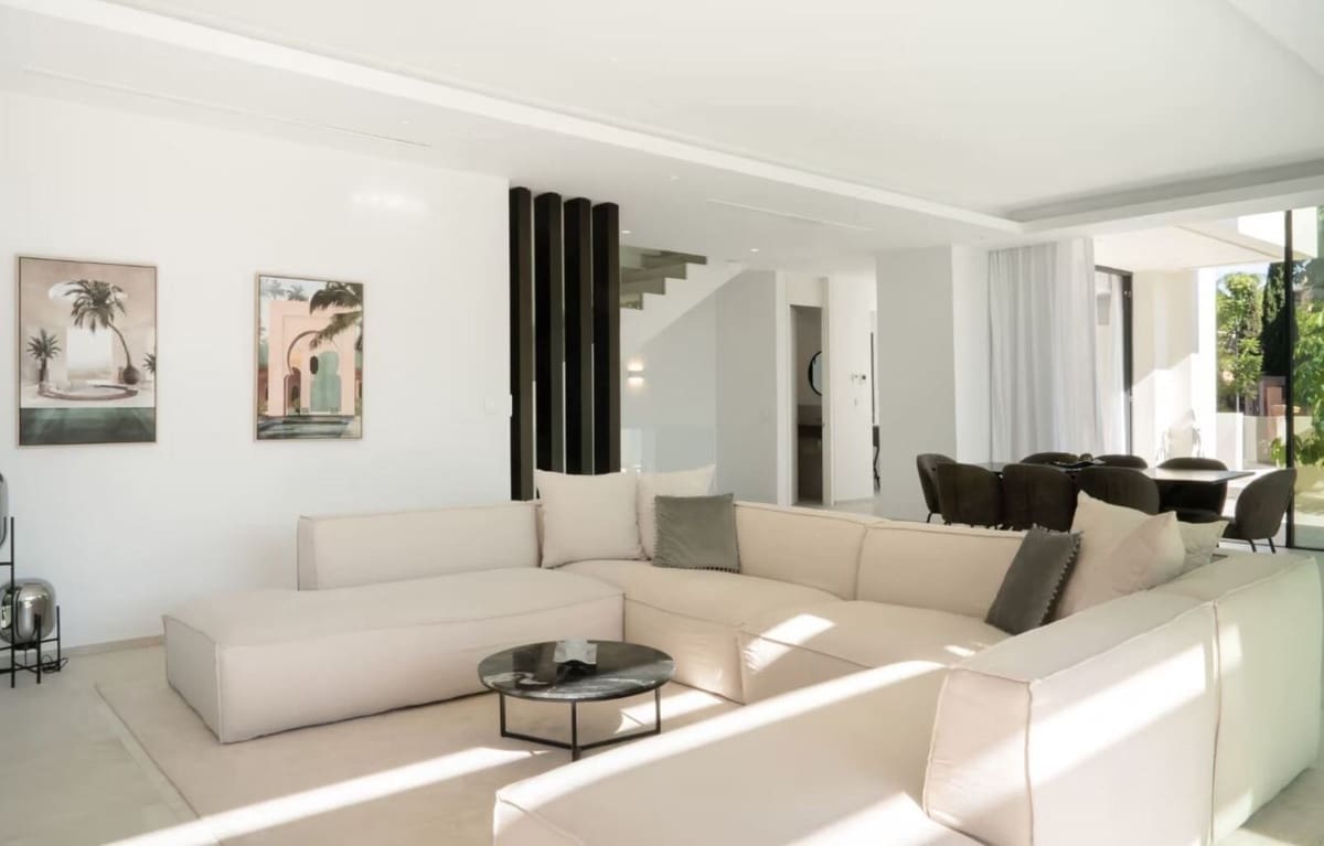Chalet de 4 habitaciones en Estepona en venta con piscina garaje - 1.850.000 € (Ref: 8637544)