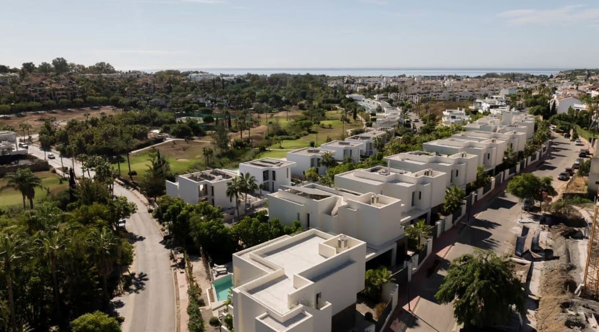 Chalet de 4 habitaciones en Estepona en venta con piscina garaje - 1.850.000 € (Ref: 8637544)