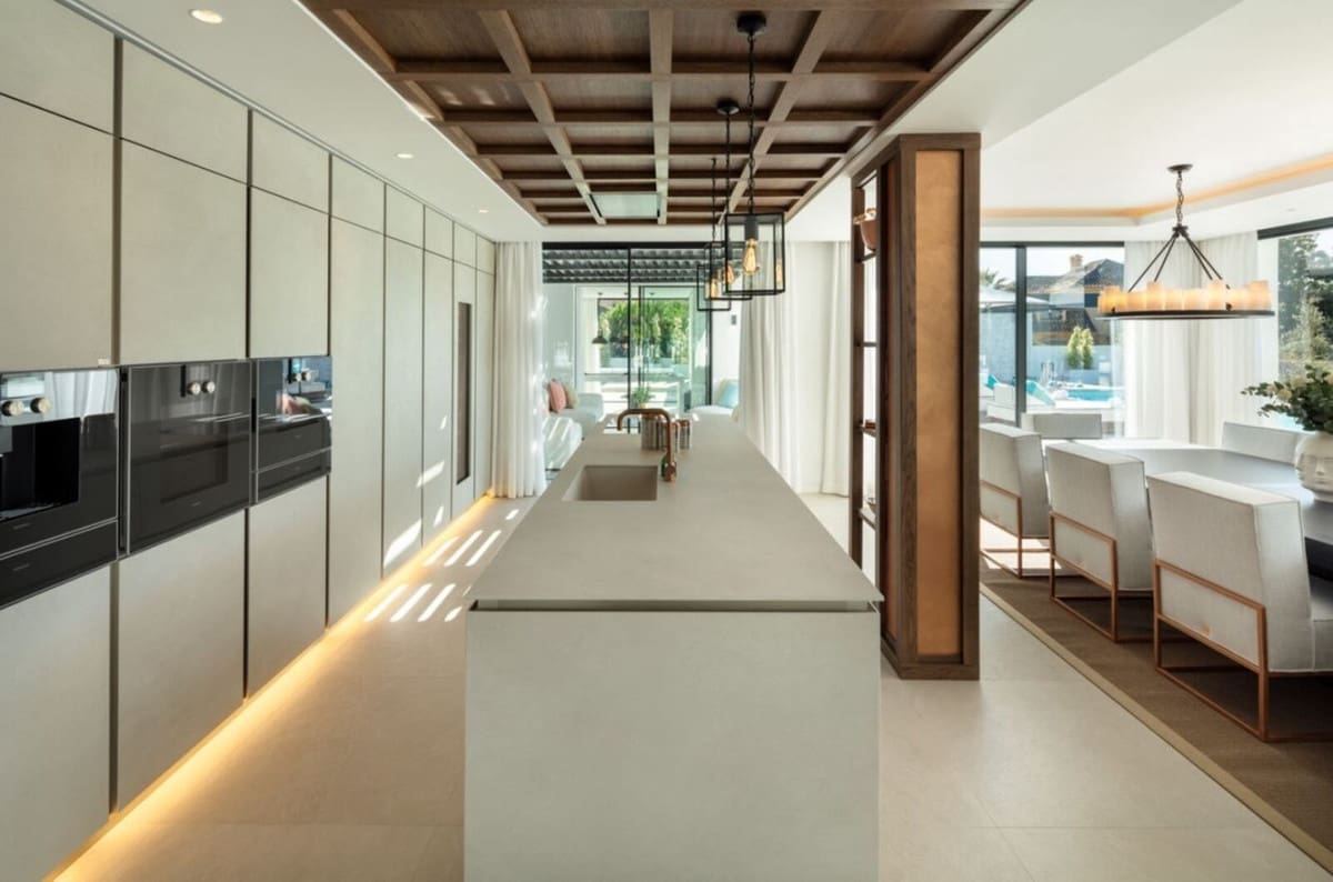 5 makuuhuone Huvila myytävänä paikassa Nueva Andalucia mukana uima-altaan - 6 495 000 € (Ref: 8637730)