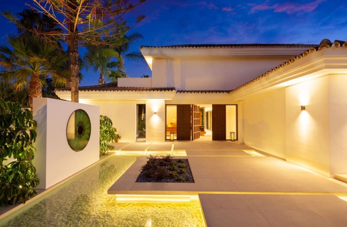 5 makuuhuone Huvila myytävänä paikassa Nueva Andalucia mukana uima-altaan - 6 495 000 € (Ref: 8637730)