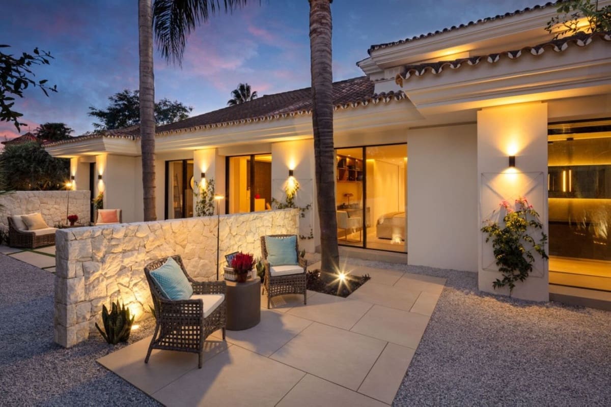 5 makuuhuone Huvila myytävänä paikassa Nueva Andalucia mukana uima-altaan - 6 495 000 € (Ref: 8637730)