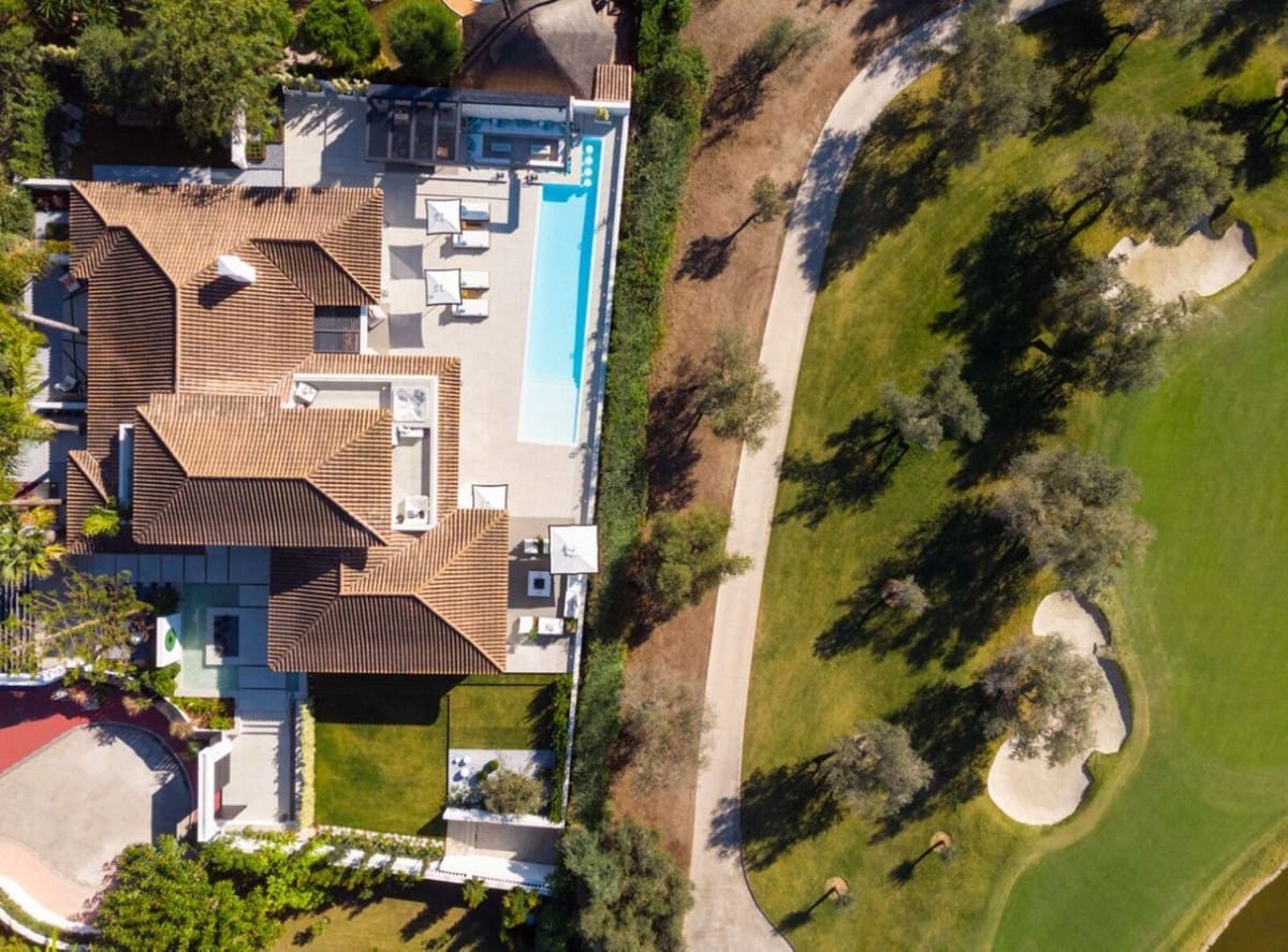 5 bedroom Villa for sale in Nueva Andalucia with pool - € 6,495,000 (Ref: 8637730)