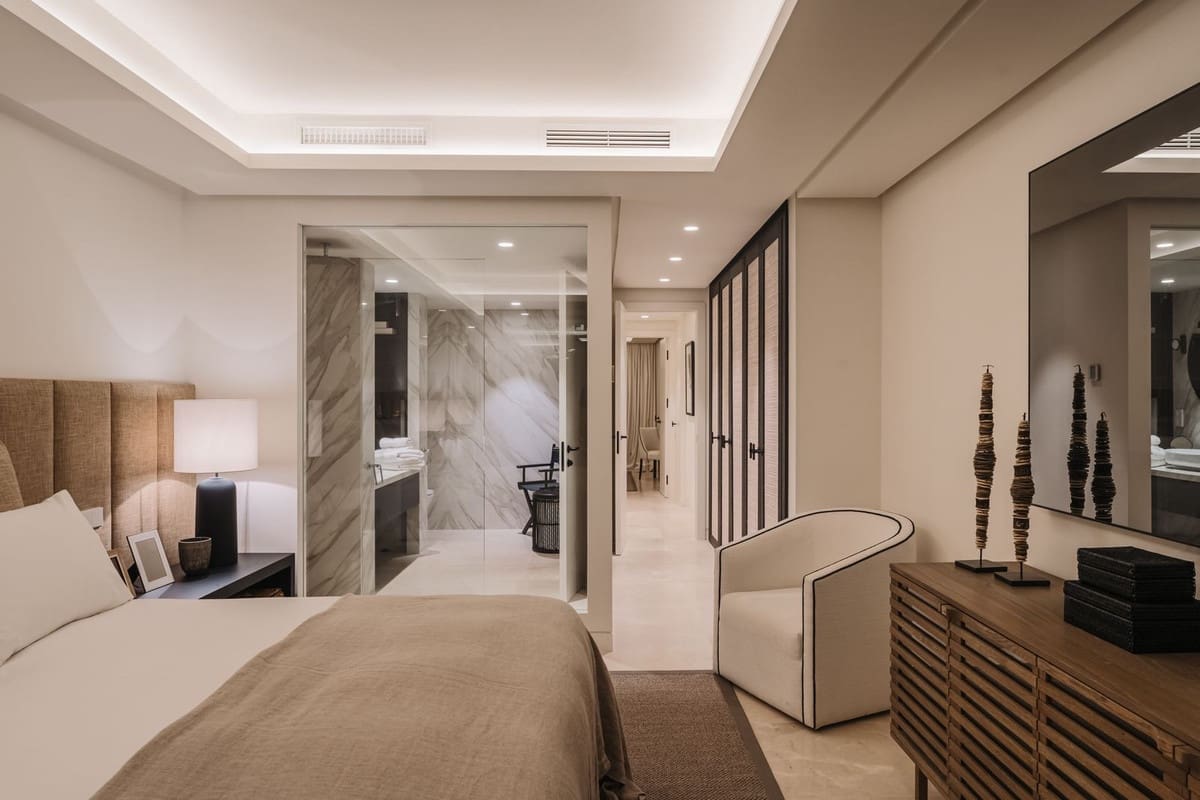 3 bedroom Apartment for sale in Golden Mile with pool garage - € 4,650,000 (Ref: 8655608)