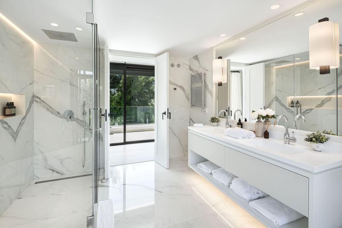 5 sovrum Villa till salu i Nueva Andalucia med pool garage - 6 950 000 € (Ref: 8657821)