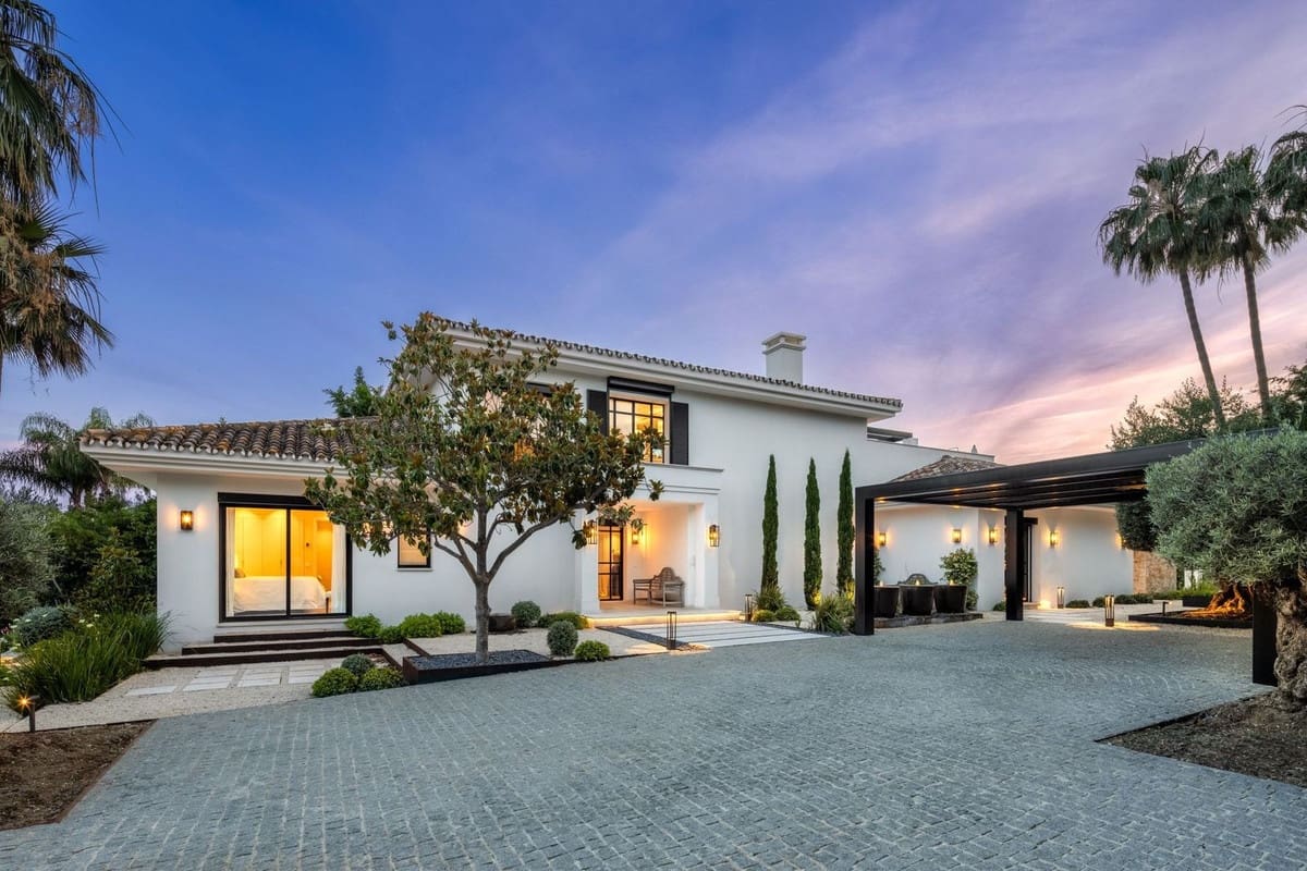 5 sovrum Villa till salu i Nueva Andalucia med pool garage - 6 950 000 € (Ref: 8657821)