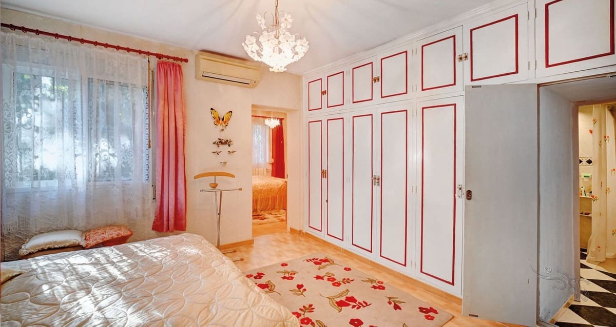 3 soveværelse Villa til salg i Marbesa med garage - € 1.190.000 (Ref: 8664570)