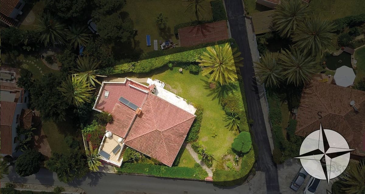 3 soveværelse Villa til salg i Marbesa med garage - € 1.190.000 (Ref: 8664570)