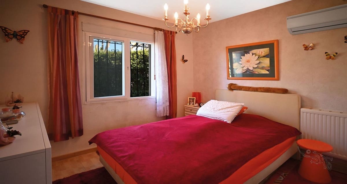 3 soverom Villa til salgs i Marbesa med garasje - € 1 190 000 (Ref: 8664570)