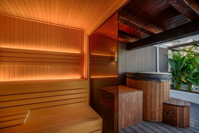 3 soverom Leilighet til salgs i Estepona med svømmebasseng garasje - € 2 495 000 (Ref: 8670888)