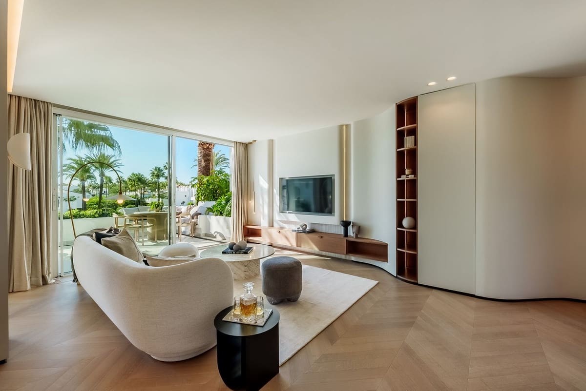 3 soverom Leilighet til salgs i Estepona med svømmebasseng garasje - € 2 495 000 (Ref: 8670888)