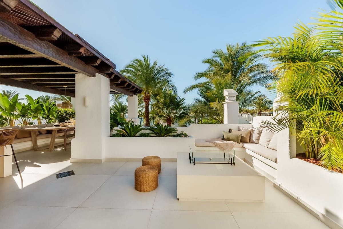 3 soverom Leilighet til salgs i Estepona med svømmebasseng garasje - € 2 495 000 (Ref: 8670888)