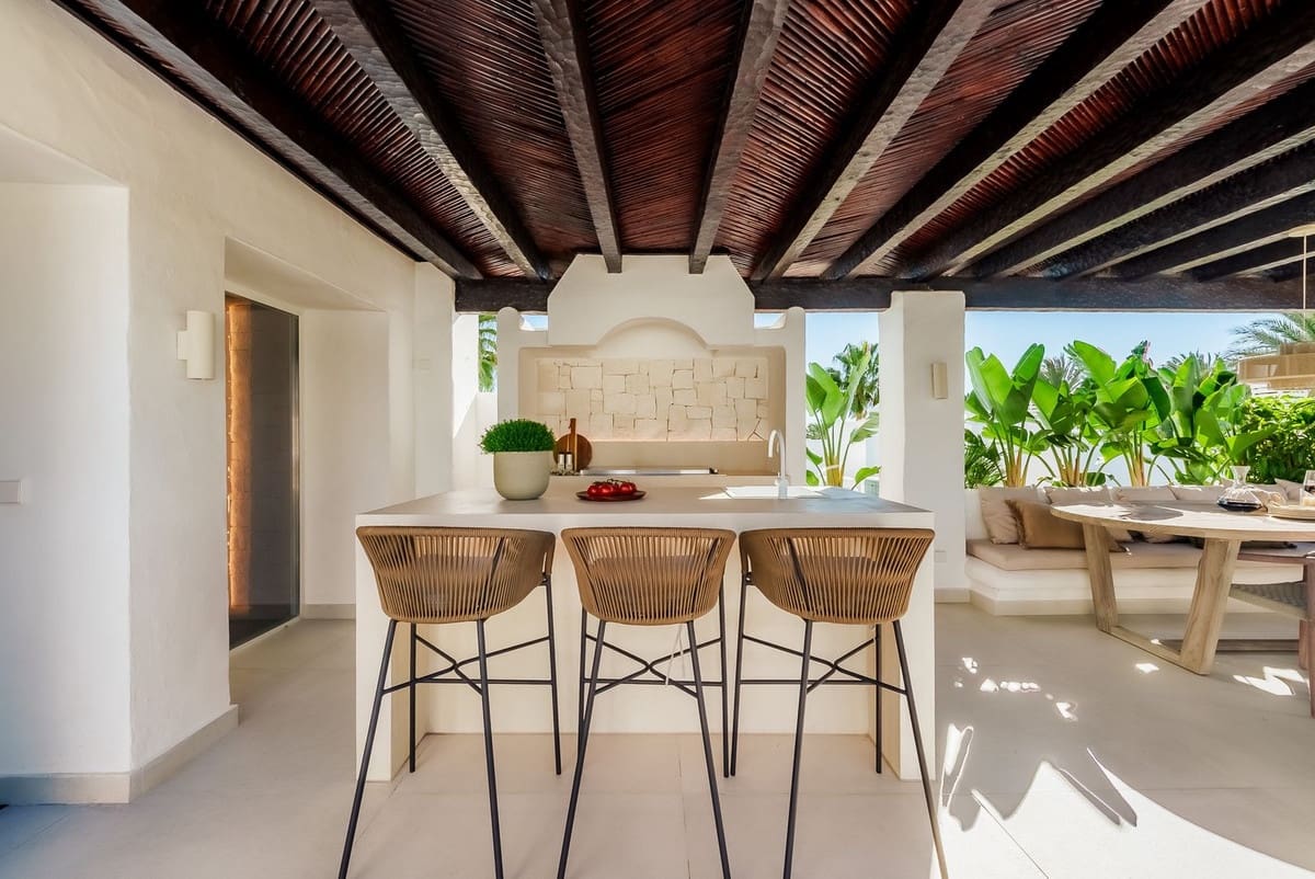 3 soverom Leilighet til salgs i Estepona med svømmebasseng garasje - € 2 495 000 (Ref: 8670888)