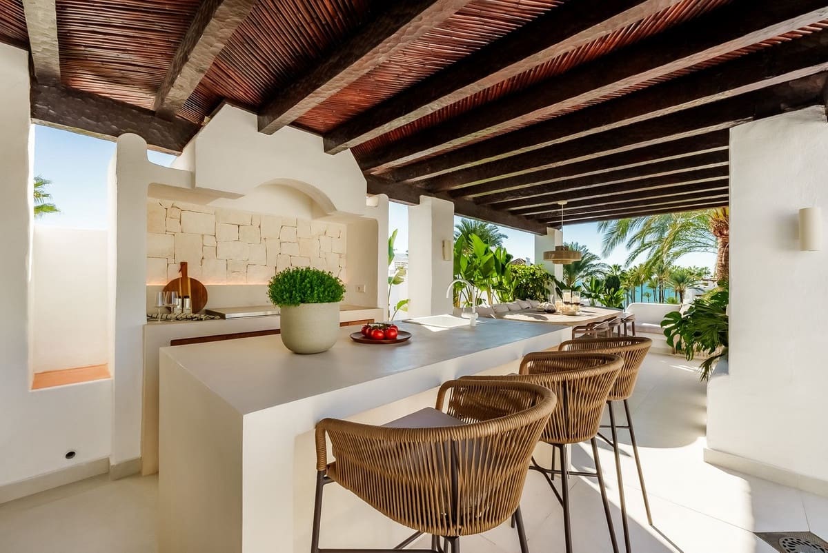 3 soverom Leilighet til salgs i Estepona med svømmebasseng garasje - € 2 495 000 (Ref: 8670888)