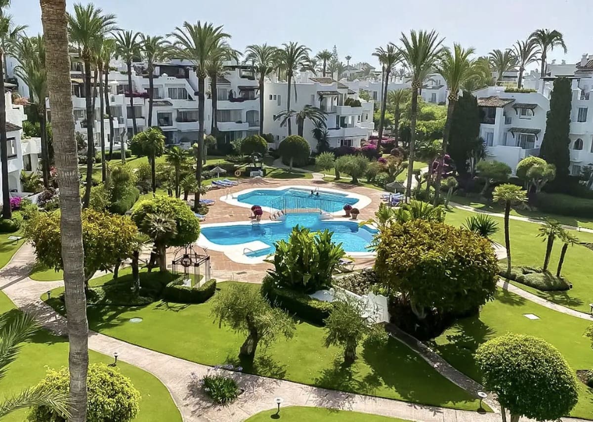 3 soverom Leilighet til salgs i Estepona med svømmebasseng garasje - € 2 495 000 (Ref: 8670888)