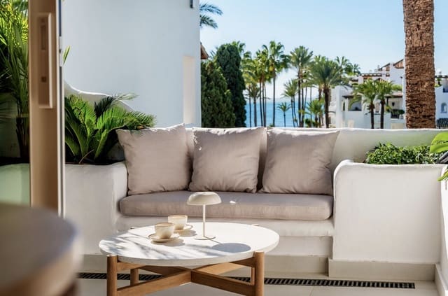 3 Zimmer Apartment zu verkaufen in Estepona mit Pool Garage - 2.495.000 € (Ref: 8670888)