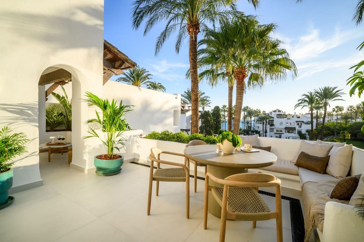 3 Zimmer Apartment zu verkaufen in Estepona mit Pool Garage - 2.495.000 € (Ref: 8670888)