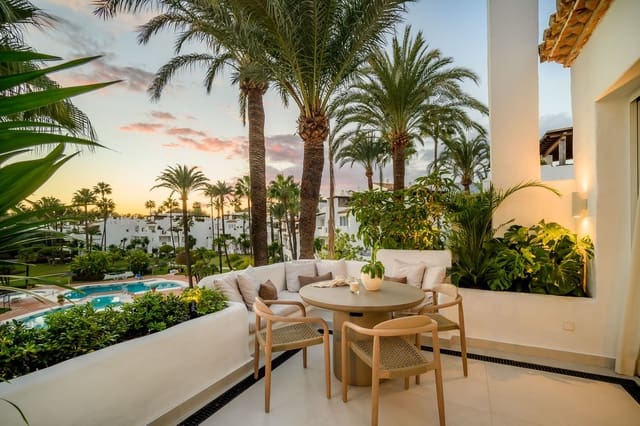 3 Zimmer Apartment zu verkaufen in Estepona mit Pool Garage - 2.495.000 € (Ref: 8670888)
