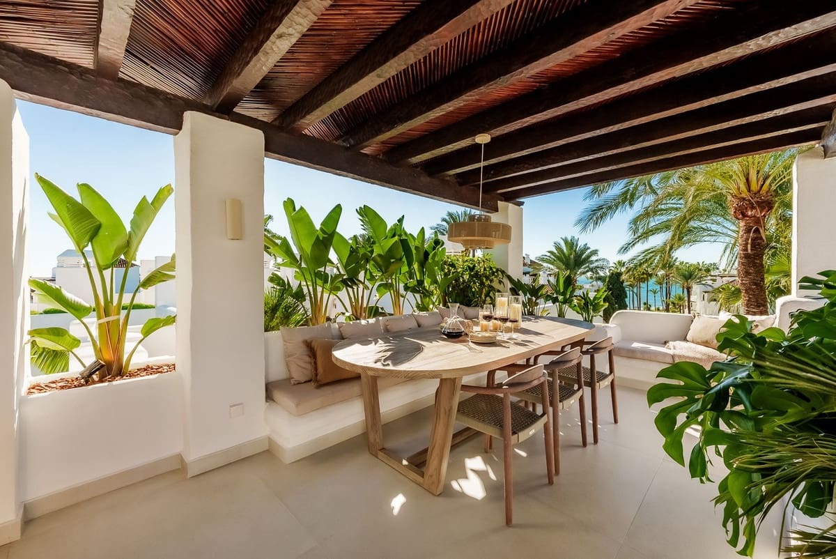 3 Zimmer Apartment zu verkaufen in Estepona mit Pool Garage - 2.495.000 € (Ref: 8670888)