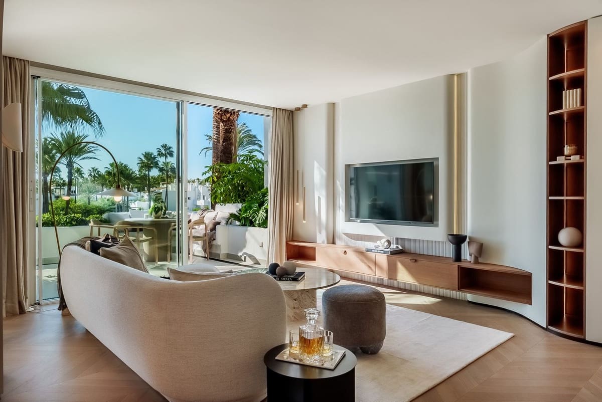 3 Zimmer Apartment zu verkaufen in Estepona mit Pool Garage - 2.495.000 € (Ref: 8670888)