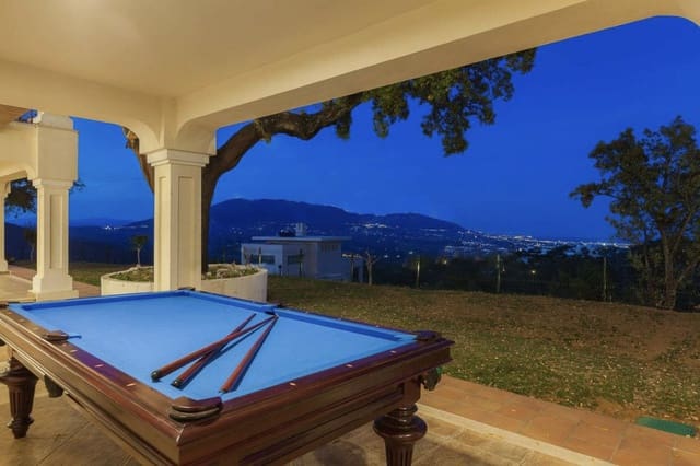 Chalet de 5 habitaciones en Marbella en venta - 1.995.000 € (Ref: 8671324)