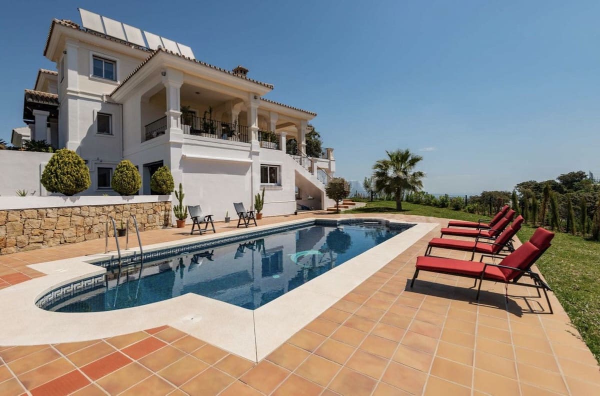 5 bedroom Villa for sale in Marbella - € 1,995,000 (Ref: 8671324)