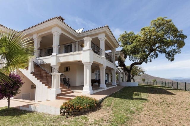 Chalet de 5 habitaciones en Marbella en venta - 1.995.000 € (Ref: 8671324)