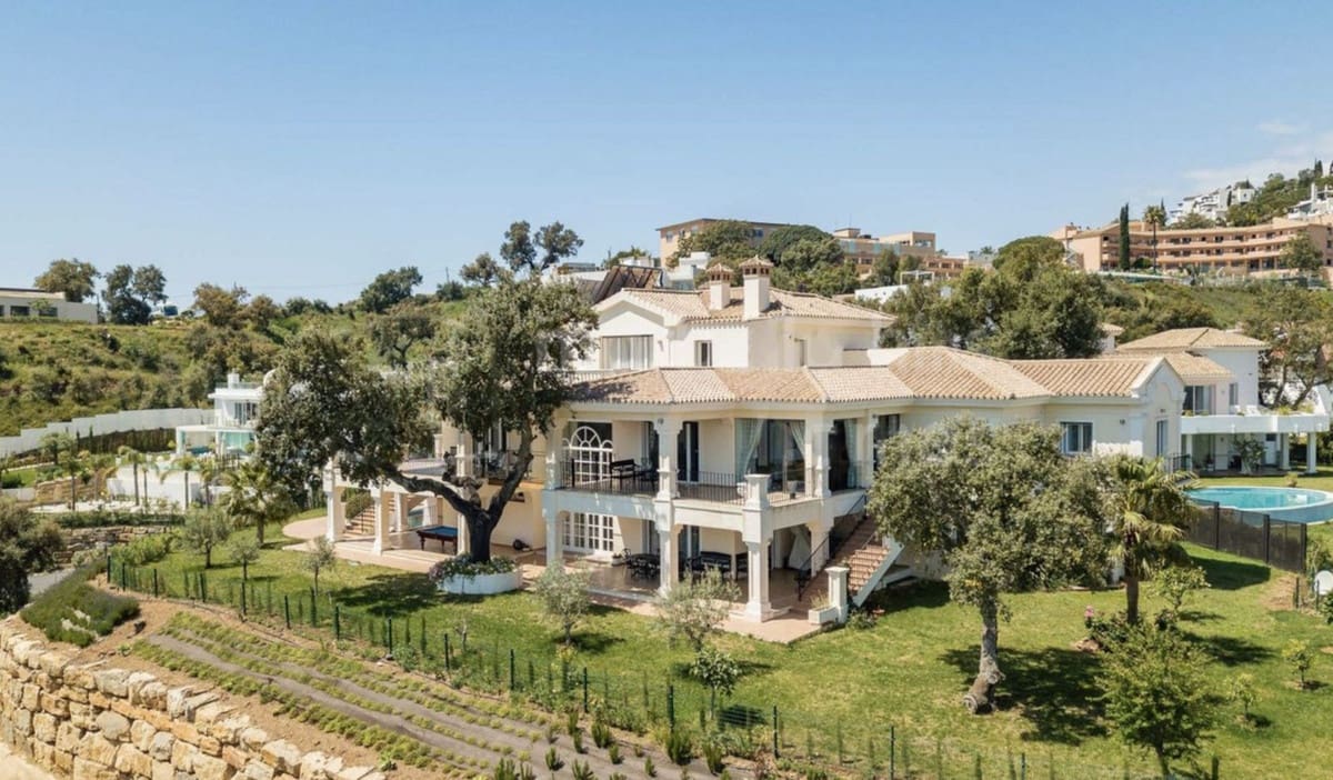 5 bedroom Villa for sale in Marbella - € 1,995,000 (Ref: 8671324)