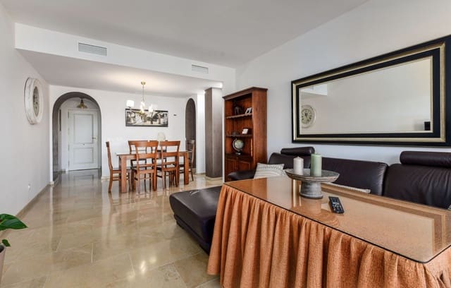 2 soveværelse Lejlighed til salg i La Duquesa / Puerto de la Duquesa, Manilva med swimmingpool - € 299.000 (Ref: 8678266)