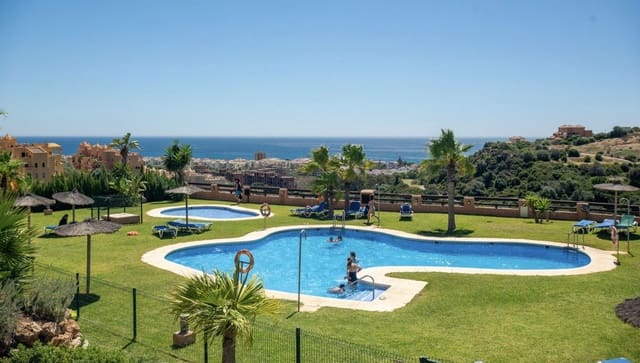 2 soveværelse Lejlighed til salg i La Duquesa / Puerto de la Duquesa, Manilva med swimmingpool - € 299.000 (Ref: 8678266)