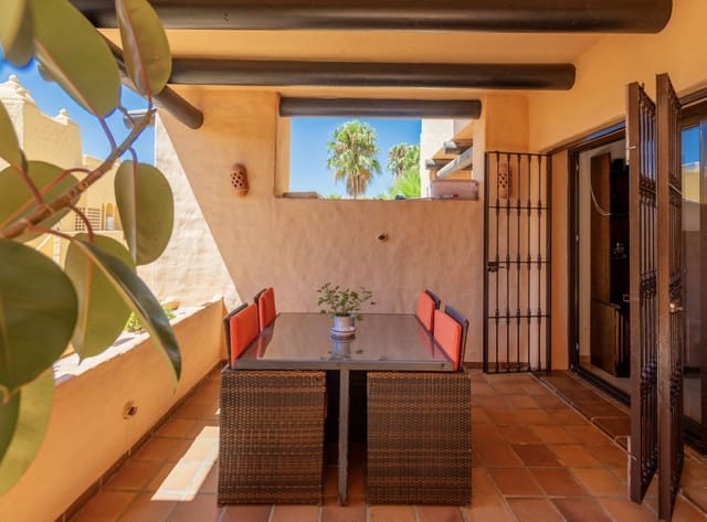 2 soveværelse Lejlighed til salg i La Duquesa / Puerto de la Duquesa, Manilva med swimmingpool - € 299.000 (Ref: 8678266)