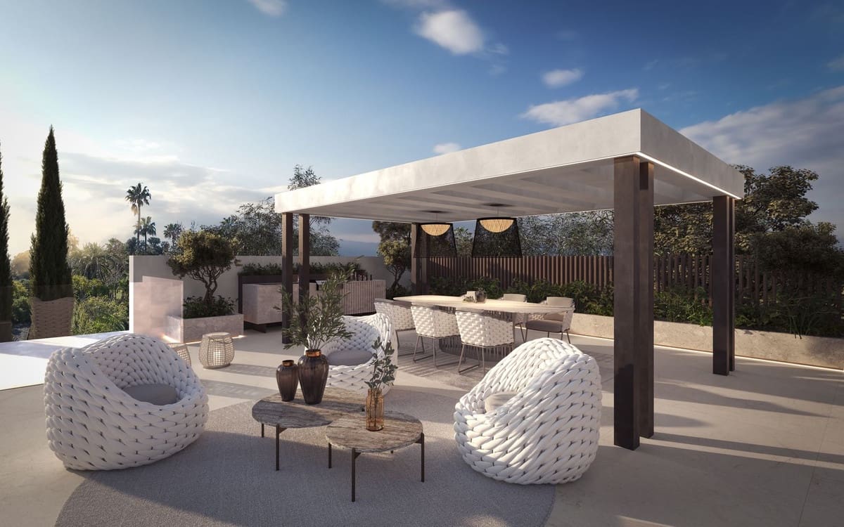 5 bedroom Villa for sale in Sotogrande with pool garage - € 6,950,000 (Ref: 8690264)