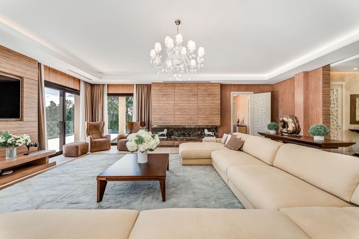 6 bedroom Villa for sale in Nueva Andalucia with pool garage - € 7,500,000 (Ref: 8690265)