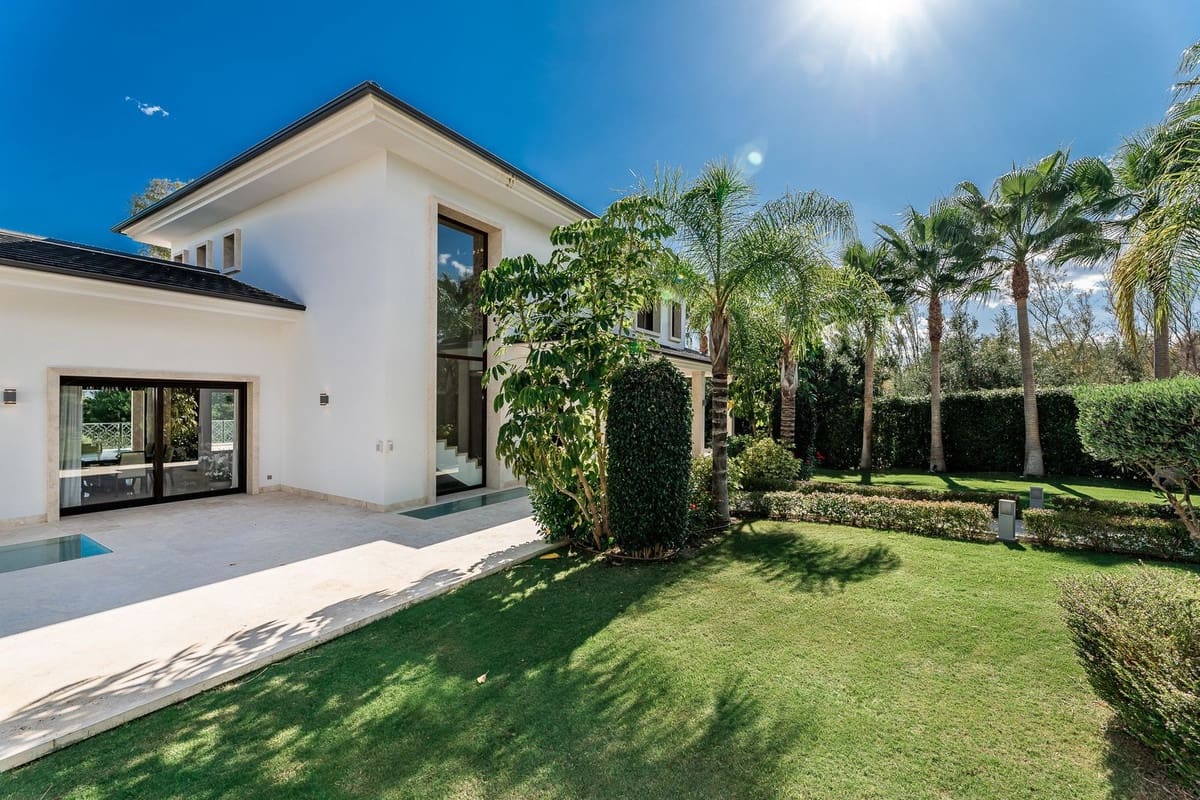 6 bedroom Villa for sale in Nueva Andalucia with pool garage - € 7,500,000 (Ref: 8690265)
