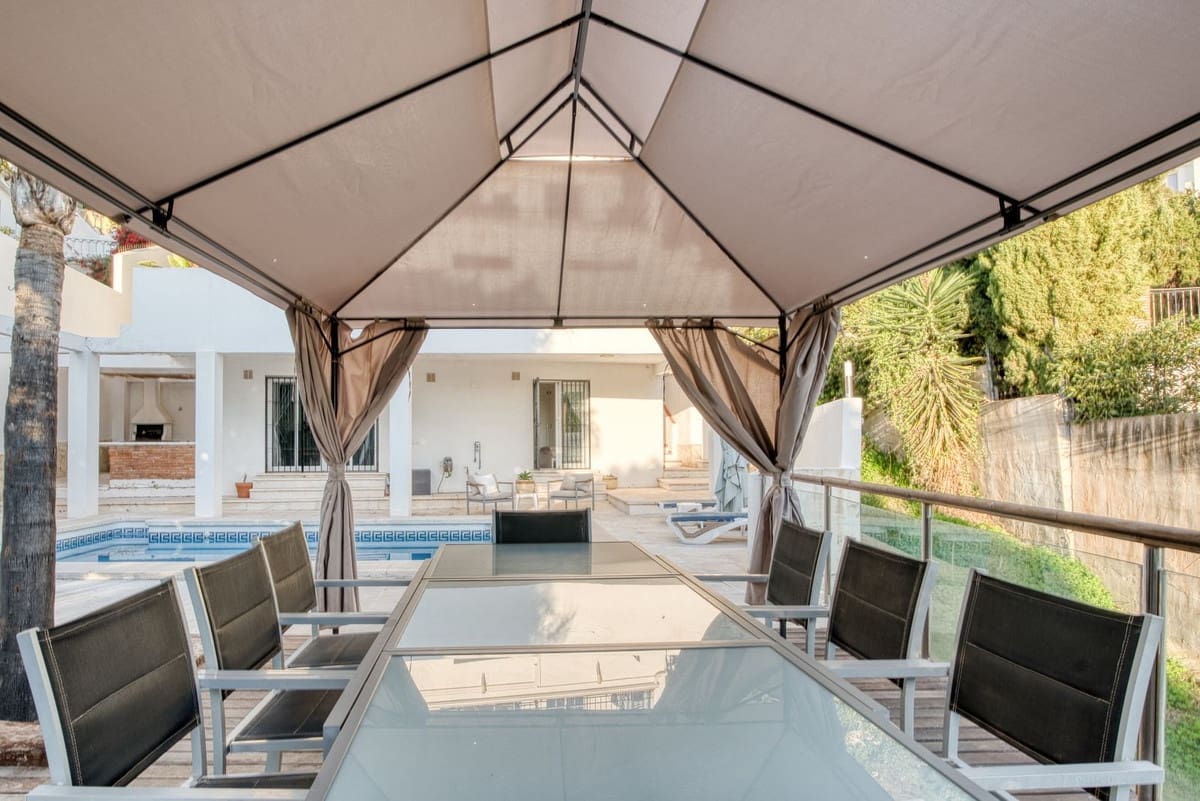 5 soveværelse Villa til salg i La Sierrezuela med swimmingpool garage - € 790.000 (Ref: 8693263)