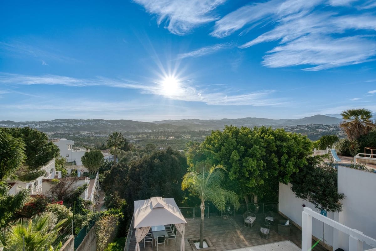 5 soveværelse Villa til salg i La Sierrezuela med swimmingpool garage - € 790.000 (Ref: 8693263)