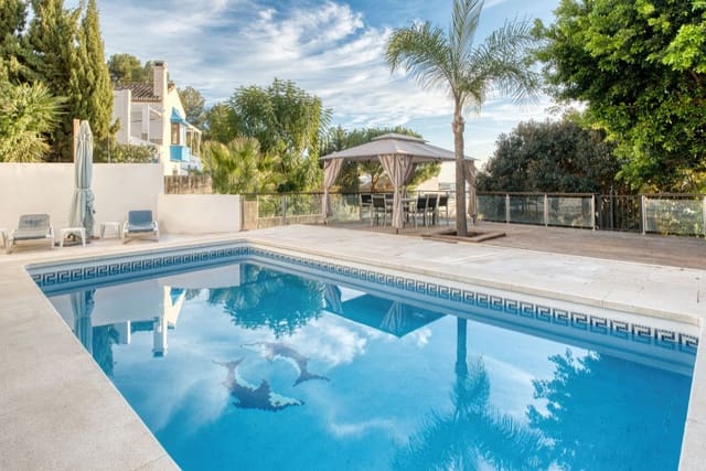 Chalet de 5 habitaciones en La Sierrezuela, Mijas en venta con piscina garaje - 790.000 € (Ref: 8693263)