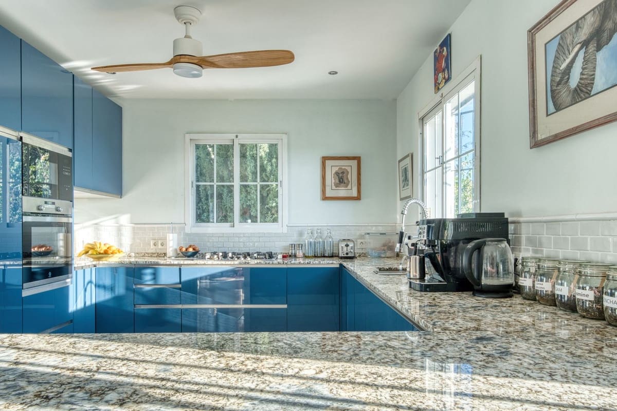 5 soveværelse Villa til salg i La Sierrezuela med swimmingpool garage - € 790.000 (Ref: 8693263)