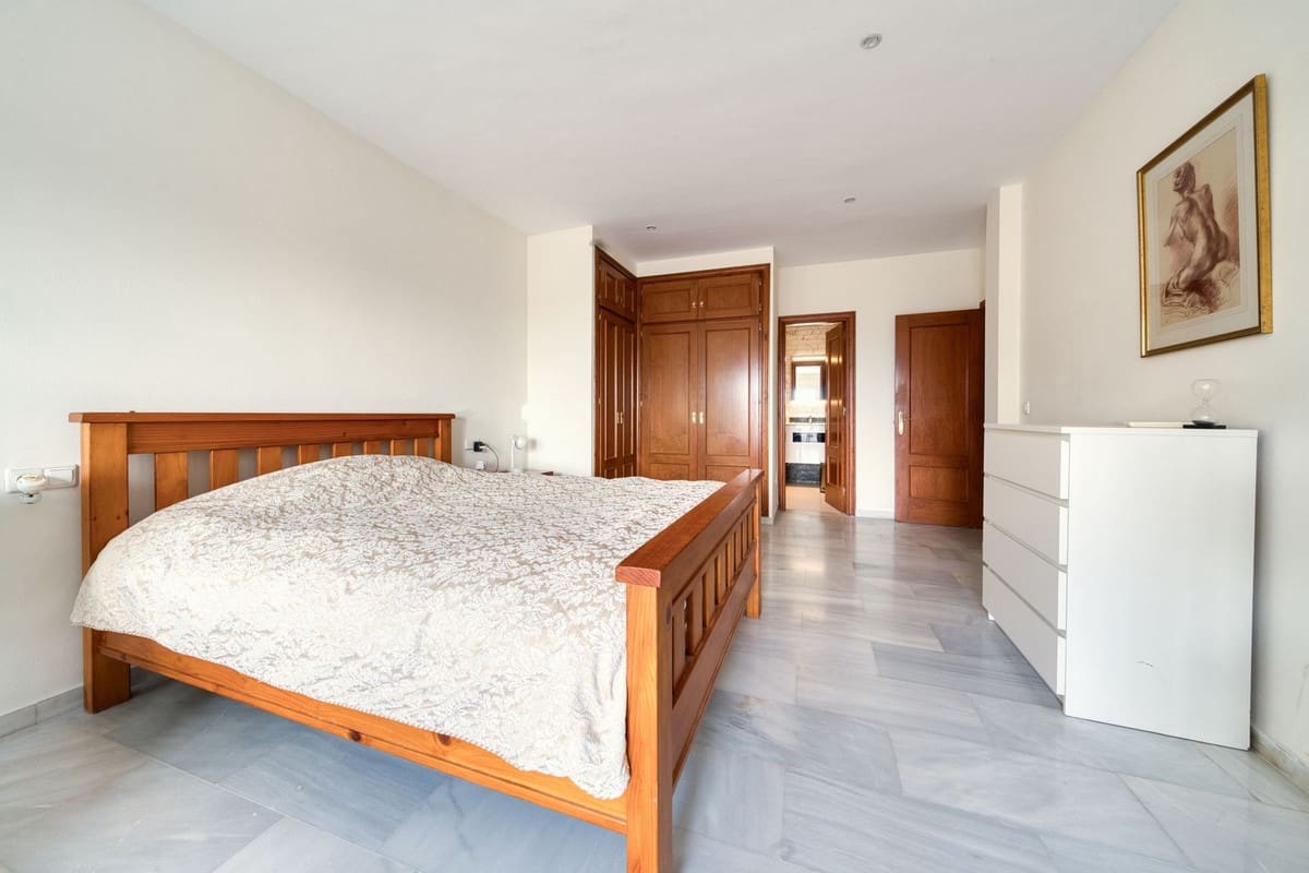 5 soveværelse Villa til salg i La Sierrezuela med swimmingpool garage - € 790.000 (Ref: 8693263)