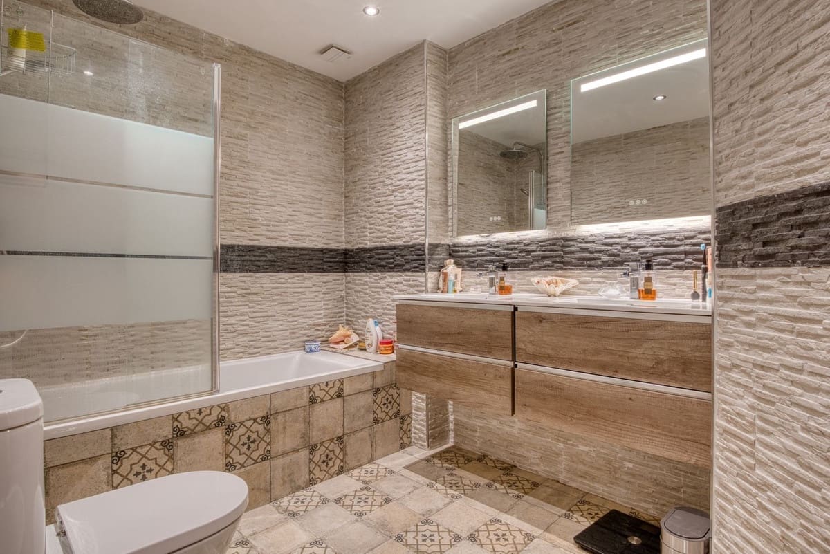 5 soveværelse Villa til salg i La Sierrezuela med swimmingpool garage - € 790.000 (Ref: 8693263)