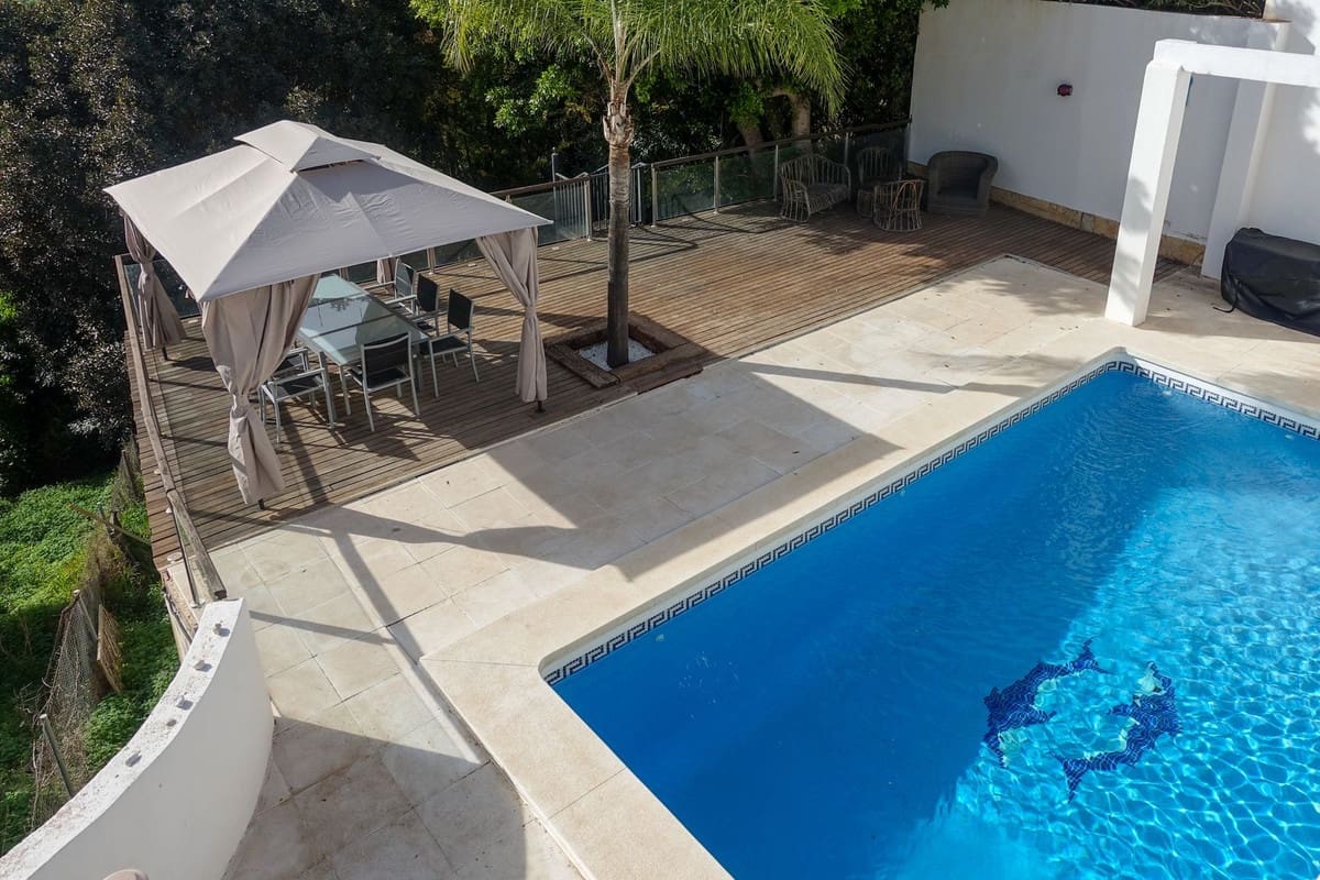 5 soveværelse Villa til salg i La Sierrezuela med swimmingpool garage - € 790.000 (Ref: 8693263)