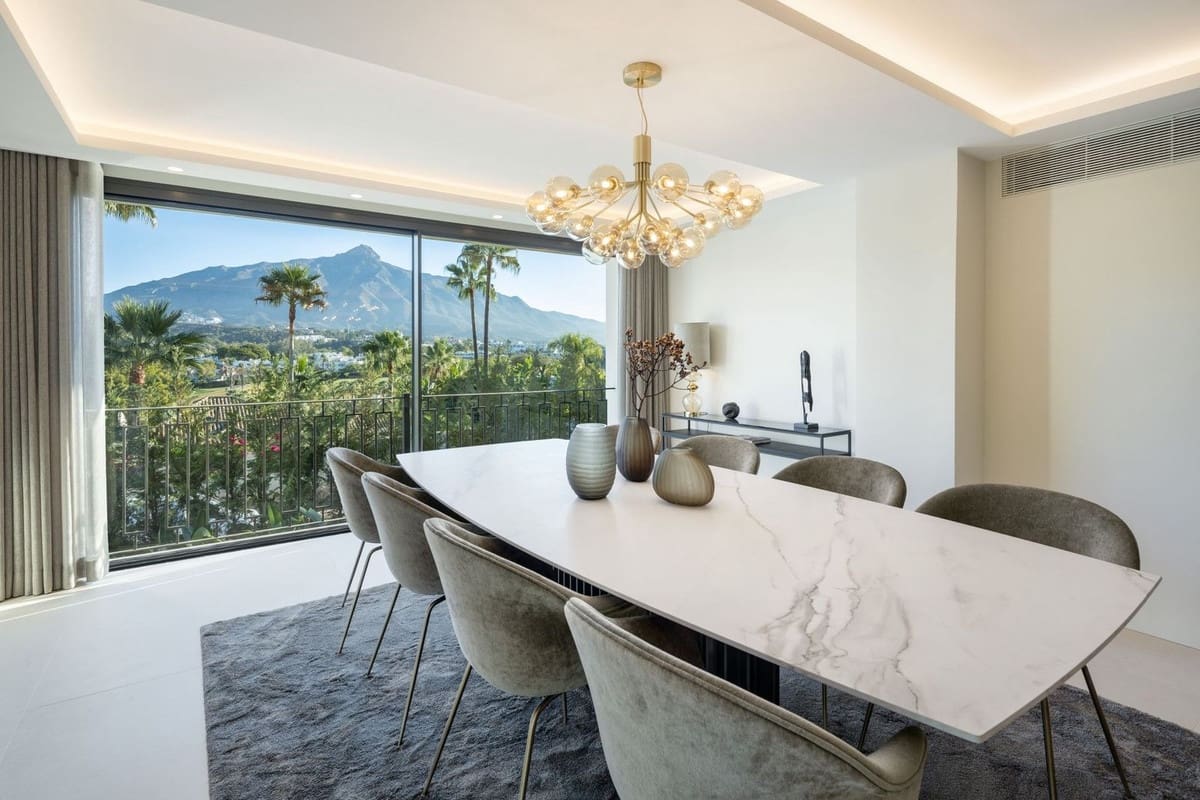 5 bedroom Villa for sale in Nueva Andalucia with pool - € 6,900,000 (Ref: 8695835)