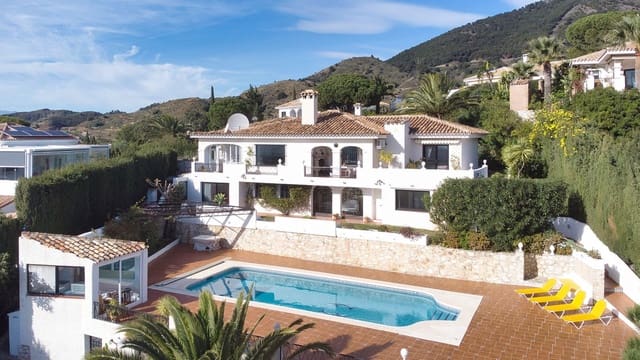 4 soveværelse Villa til salg i Valtocado, Mijas med swimmingpool garage - € 899.000 (Ref: 8728591)