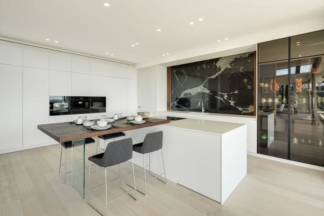 Chalet de 6 habitaciones en La Quinta, Benahavís en venta con piscina garaje - 14.995.000 € (Ref: 8728592)